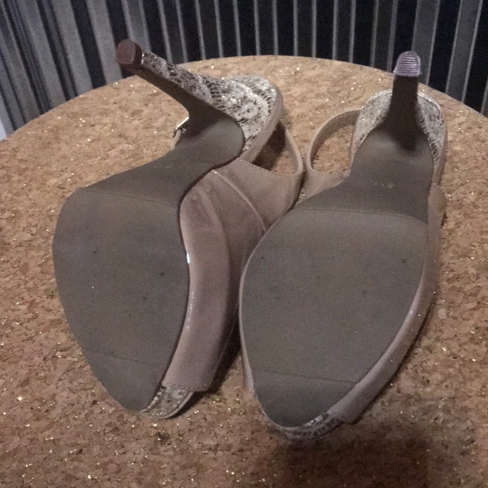 Madden Girl nude patent leather peep toe - Picture 7 of 8